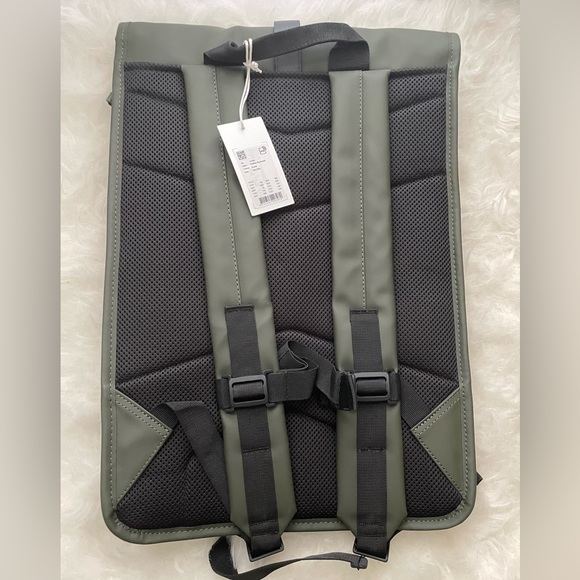 New! Large Rains Backpack - Picture 5 of 8